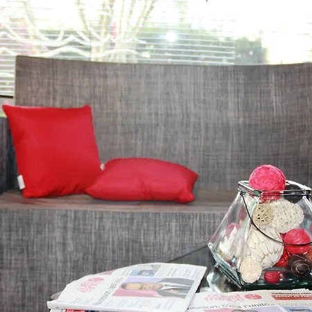 Hotel Les Gens De By Popinns